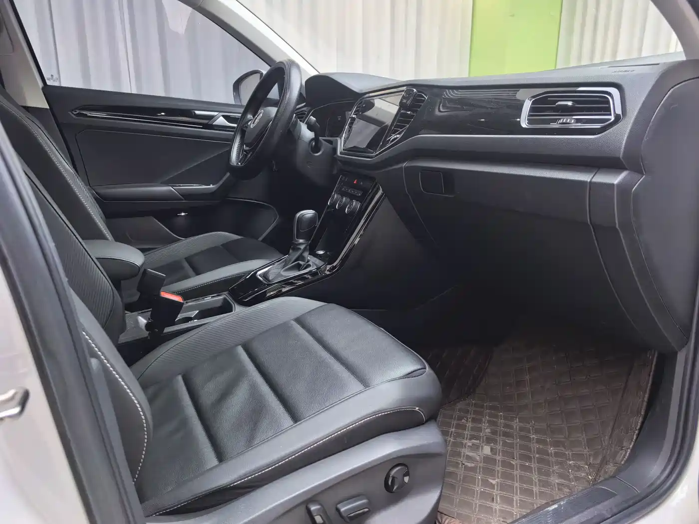 Volkswagen T-ROC 2022 280TSI DSG 2WD Comfort PLUS фото 13