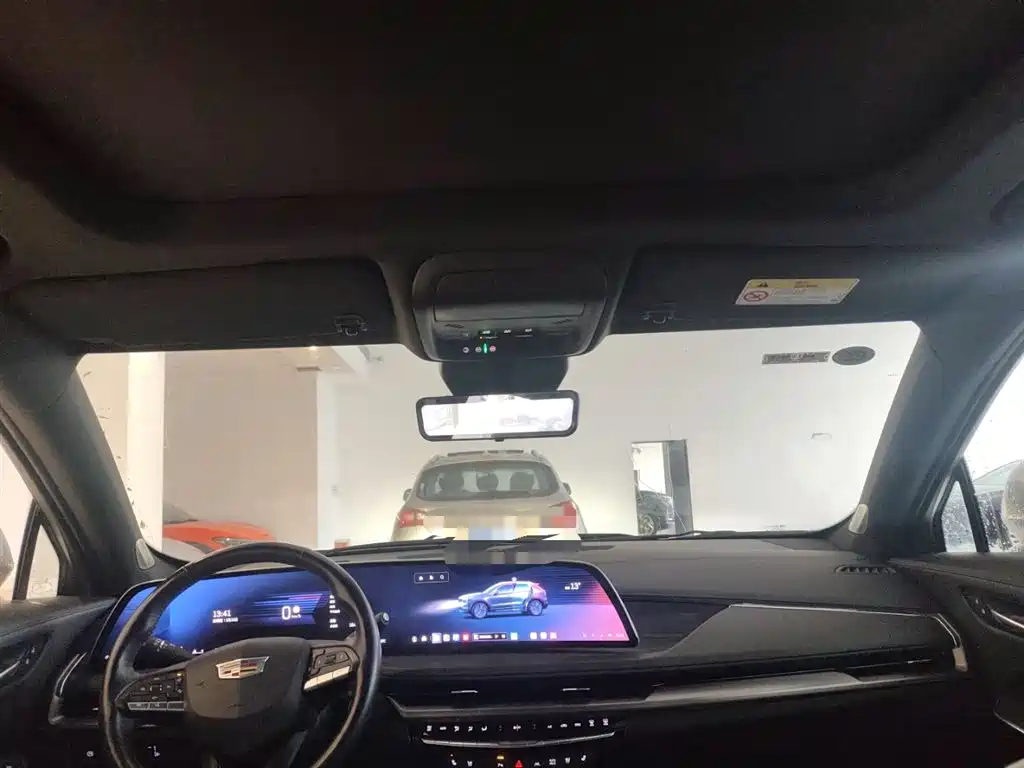 CADILLAC XT4