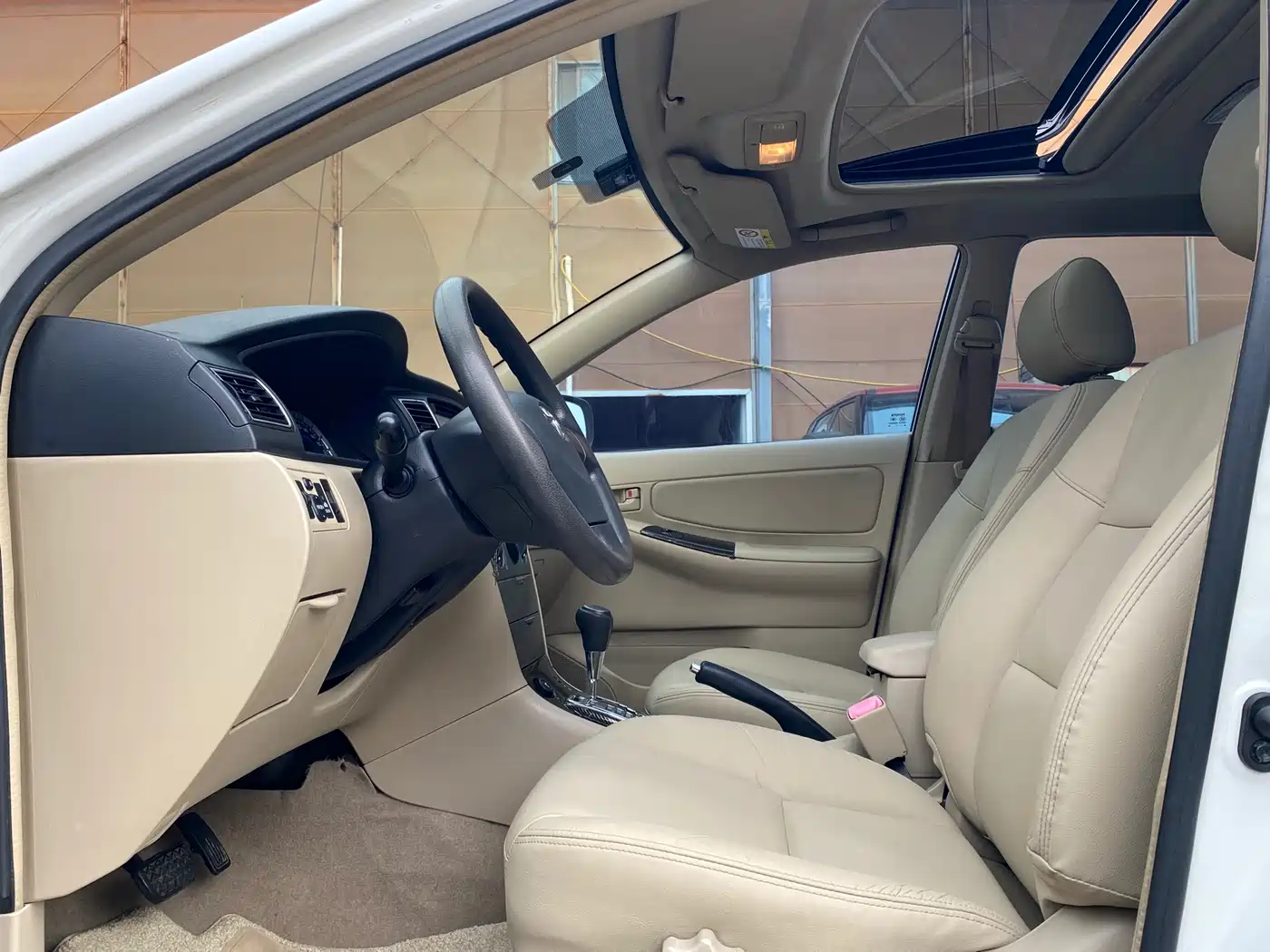 Toyota Corolla 2013 1.6L Automatic Luxury фото 6