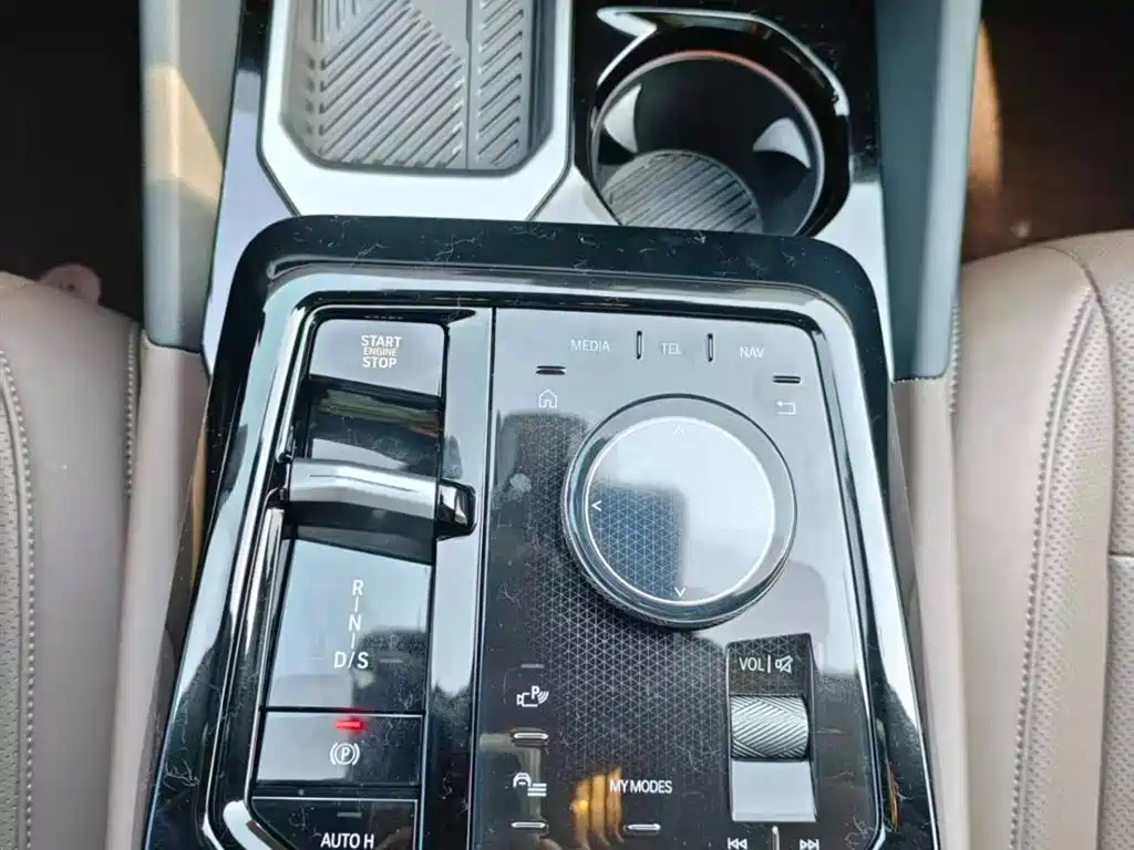 BMW 5 Series 2024 530Li Leading Model Luxury Package фото 13