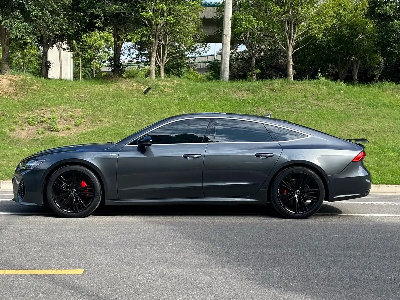 Audi A7 2023 Model 45 TFSI Premium Selection Edition фото 4