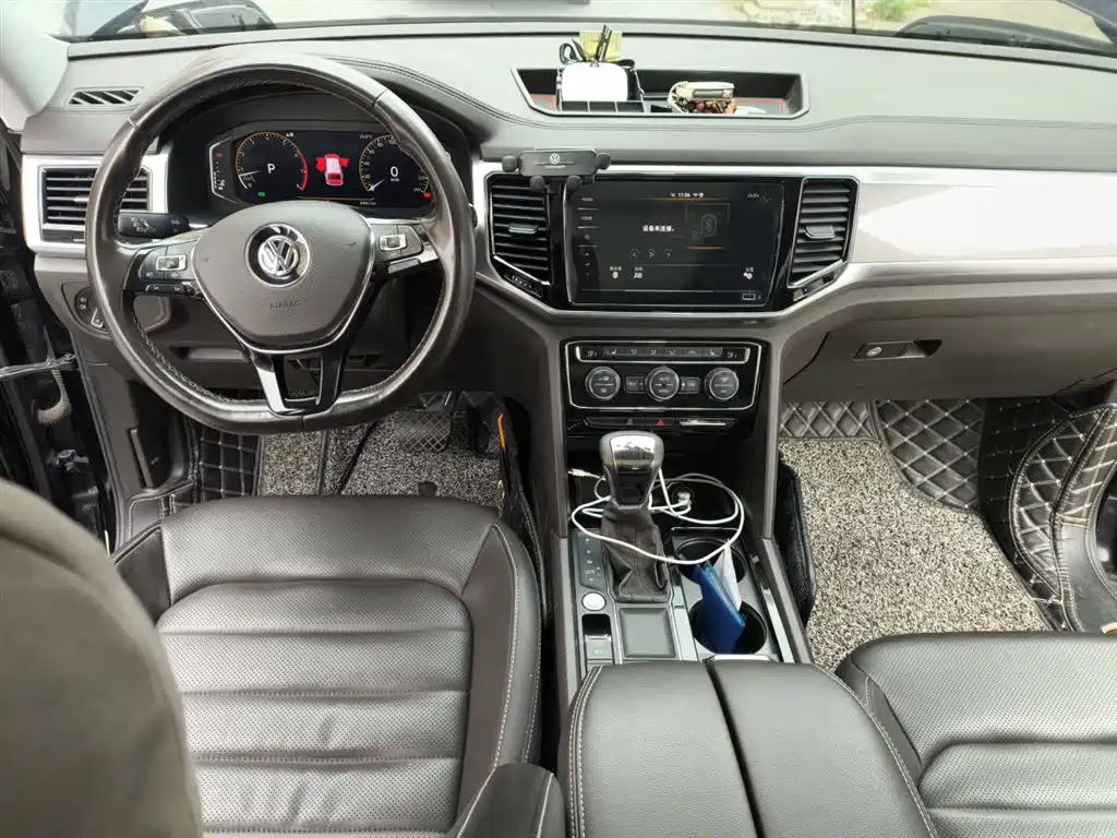 Volkswagen Teramont 2020 330TSI 2WD Luxury China VI фото 10