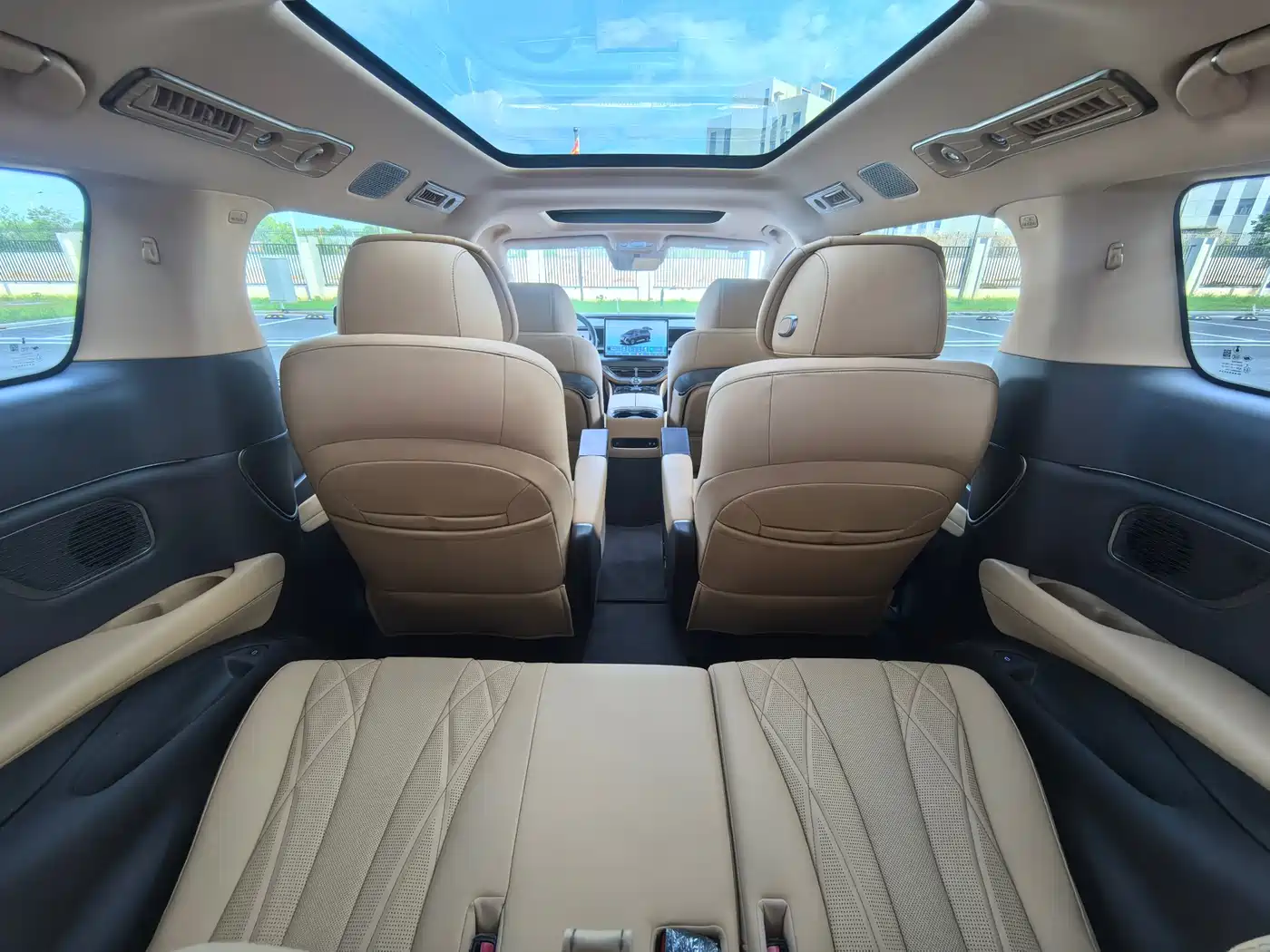 Denza D9 2025 EV Smart Drive Edition 620 Luxury фото 15