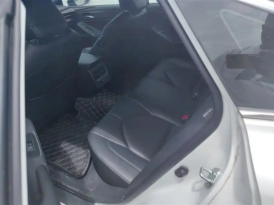 Toyota Avalon 2023 2.0L Premium Selection фото 11