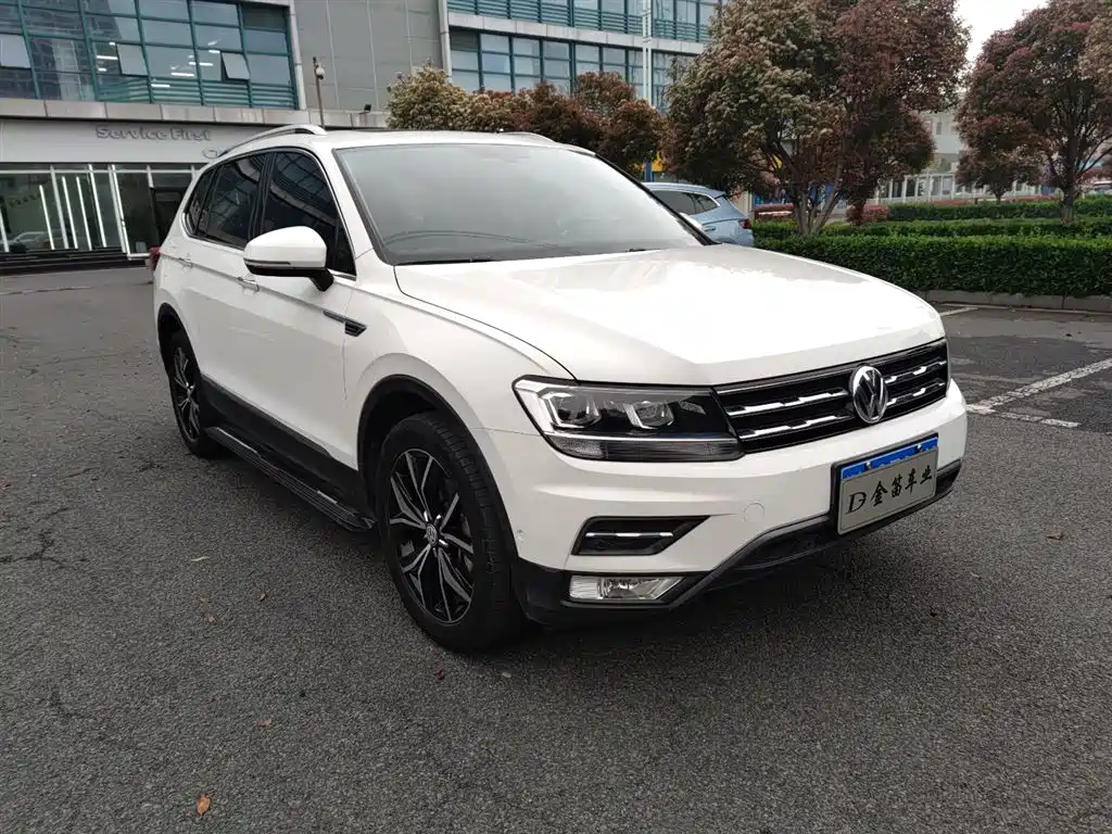 Volkswagen Tiguan L 2020 330TSI Auto 2WD Smart Luxury China VI фото 3