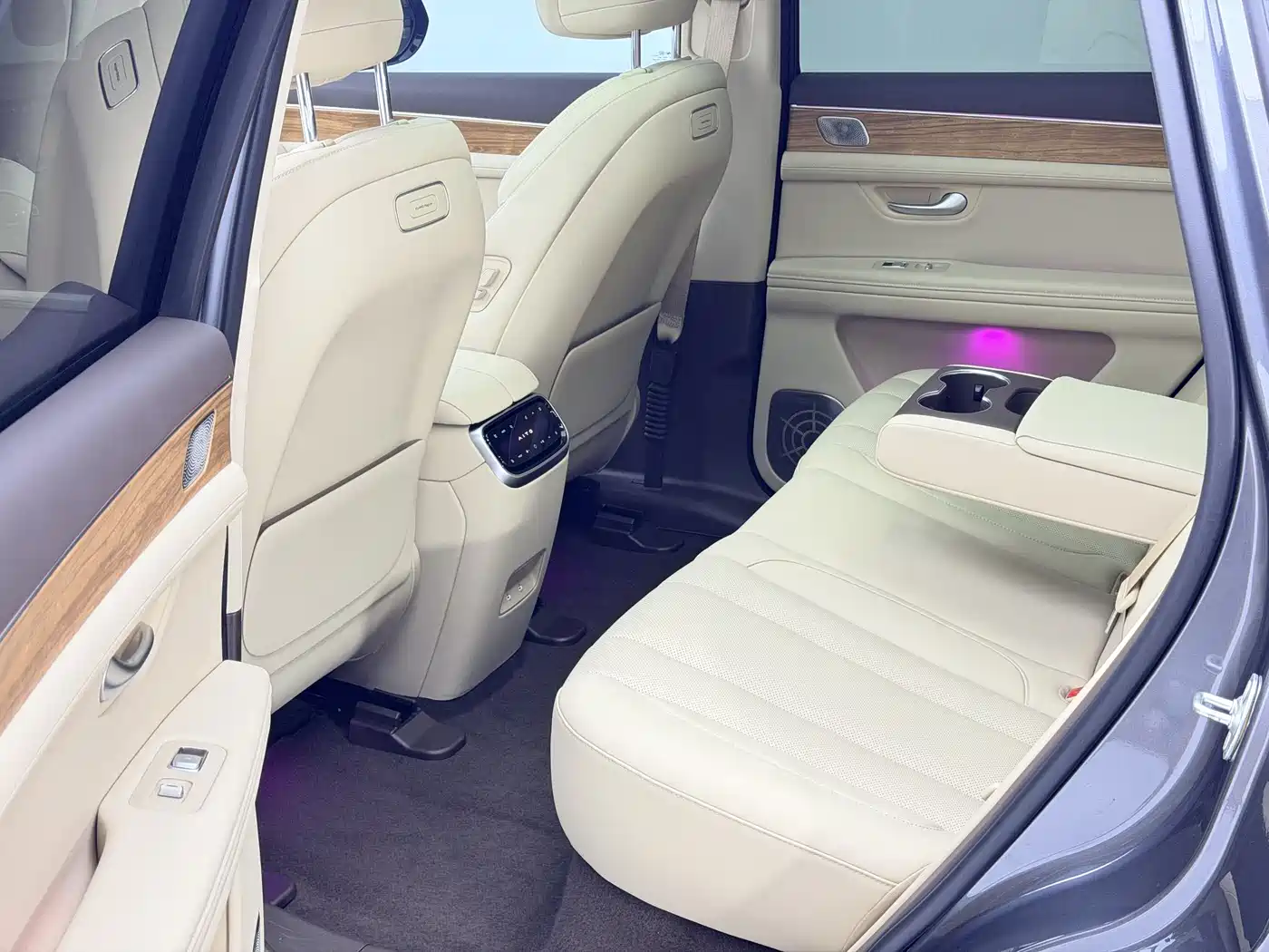 AITO Wenjie AITO M7 2024 1.5T Smart AWD Max Edition 5-Seater фото 5
