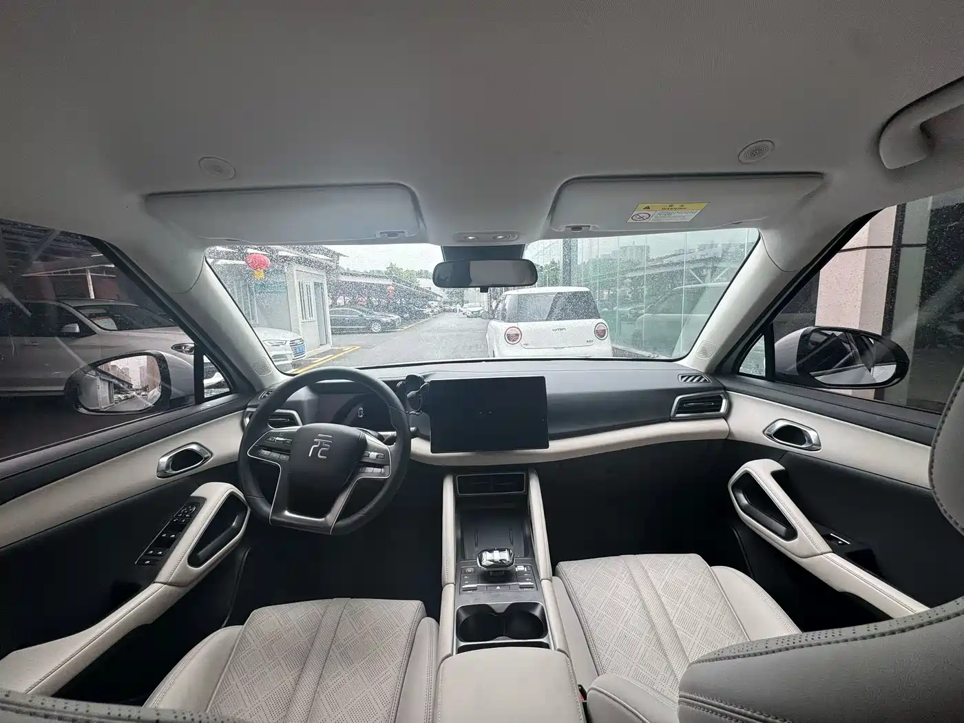 BYD Yuan UP 2024 401KM Leading Edition фото 5