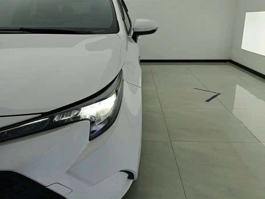 Toyota Levin 2022 Dual Engine 1.8H E-CVT Leading Edition фото 5