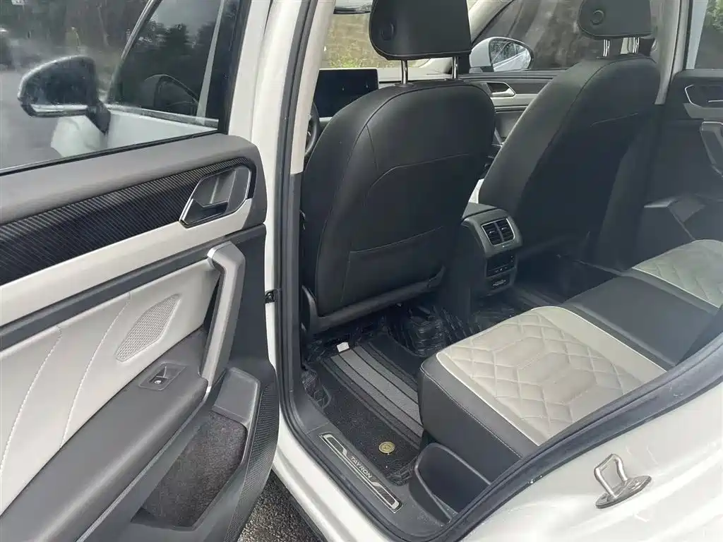 Volkswagen Tayron 2024 330TSI 2WD Luxury Plus Advanced фото 16