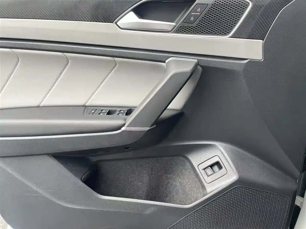 Volkswagen Tayron 2024 330TSI 2WD Luxury Plus Advanced фото 15