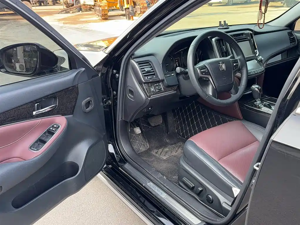 Toyota Crown 2018 2.0T Sport Edition фото 20