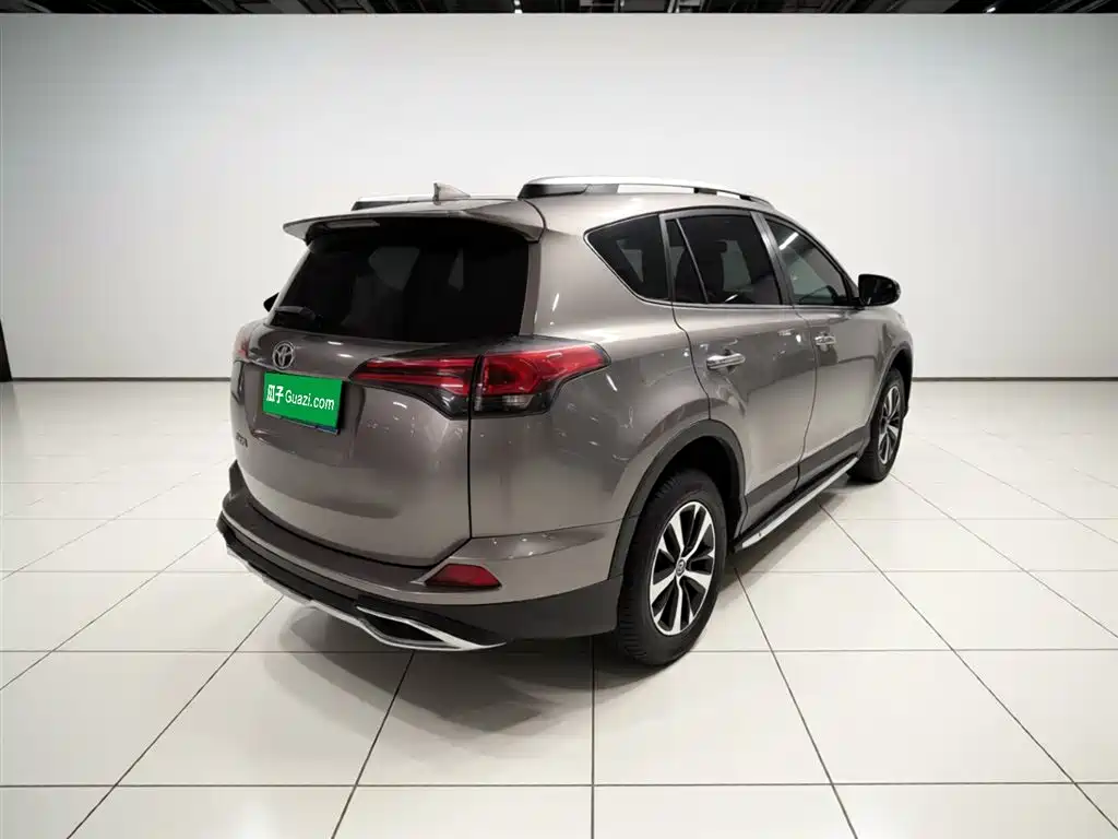 Toyota RAV4 Rongfang 2016 2.0L CVT 2WD Comfort (China V) фото 4