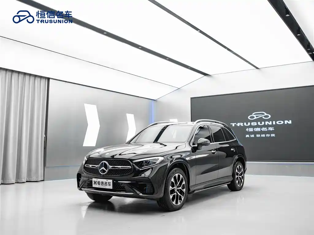 Mercedes-Benz GLC 2023 GLC 260 L 4MATIC Luxury 5-Seater фото 3