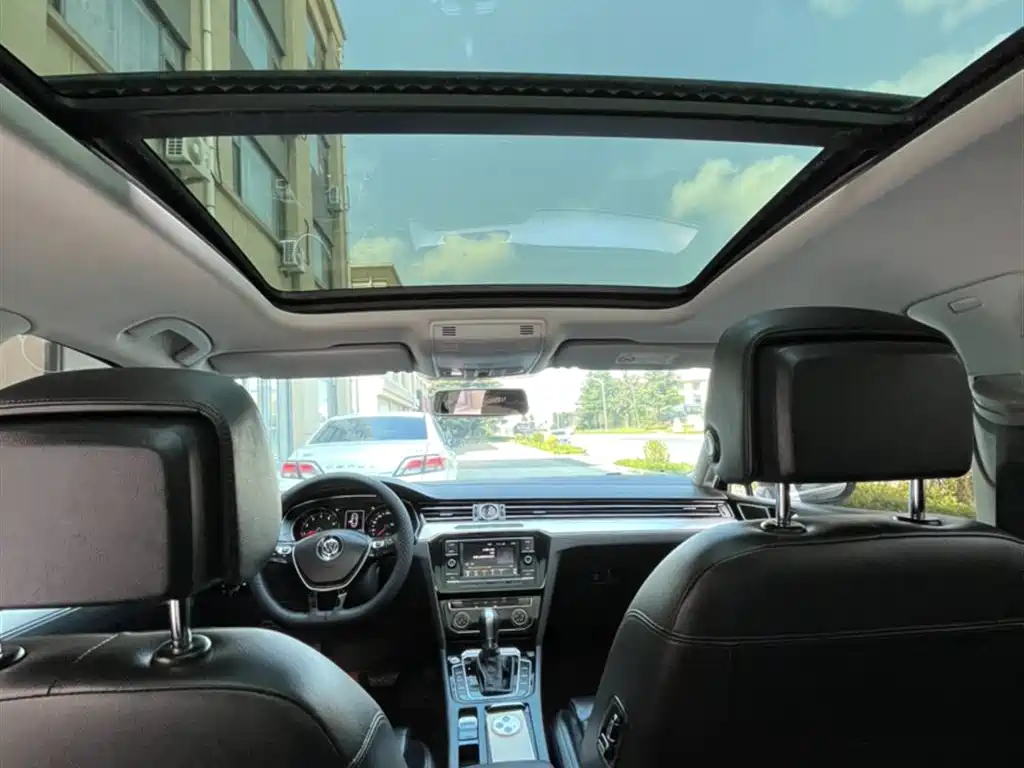 Volkswagen Magotan 2018 330TSI DSG Leading фото 20