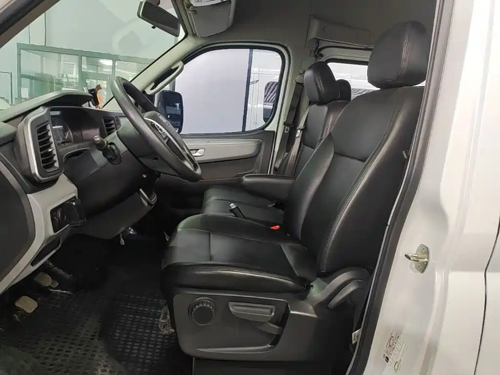SAIC Maxus Xintu V80 2024 2024 Model Year Aoyunton Value Edition 6MT Long Wheelbase Medium Roof 127Ps 6/7/8/9-Seater