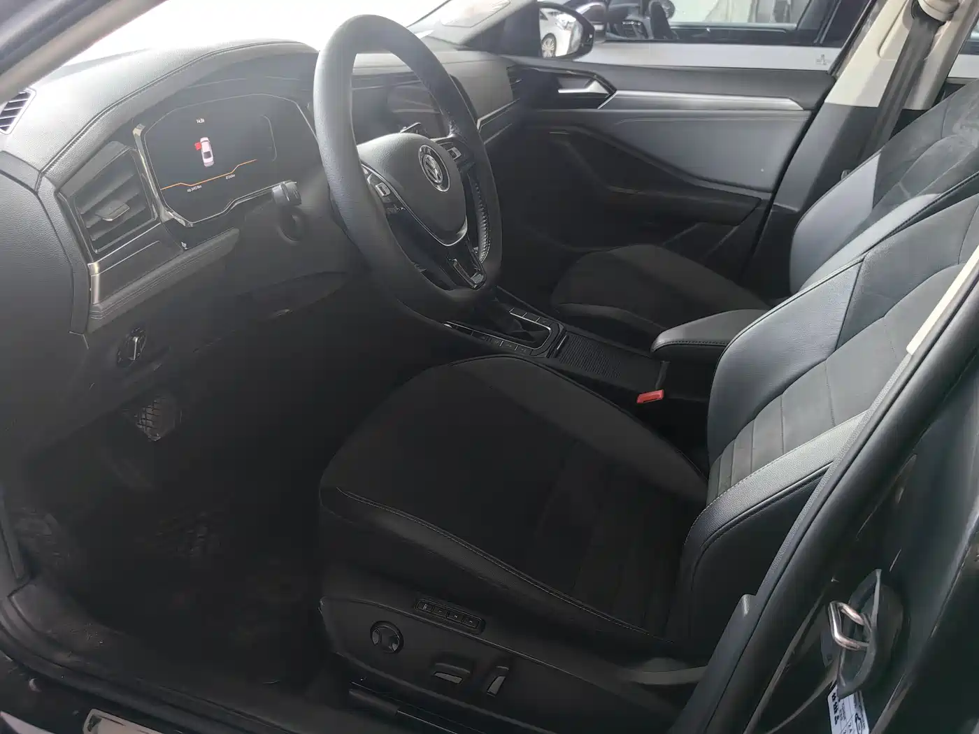 Volkswagen Sagitar 2021 280TSI DSG Excellence Edition фото 6