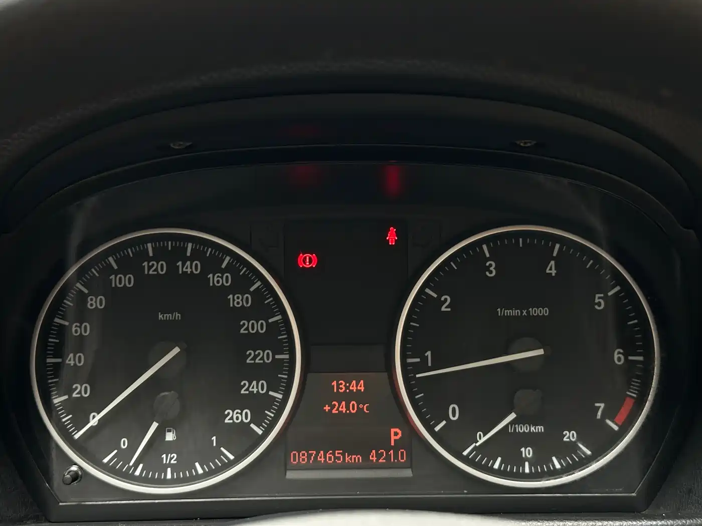 BMW 3 Series (Import) 2012 318i Leading фото 8