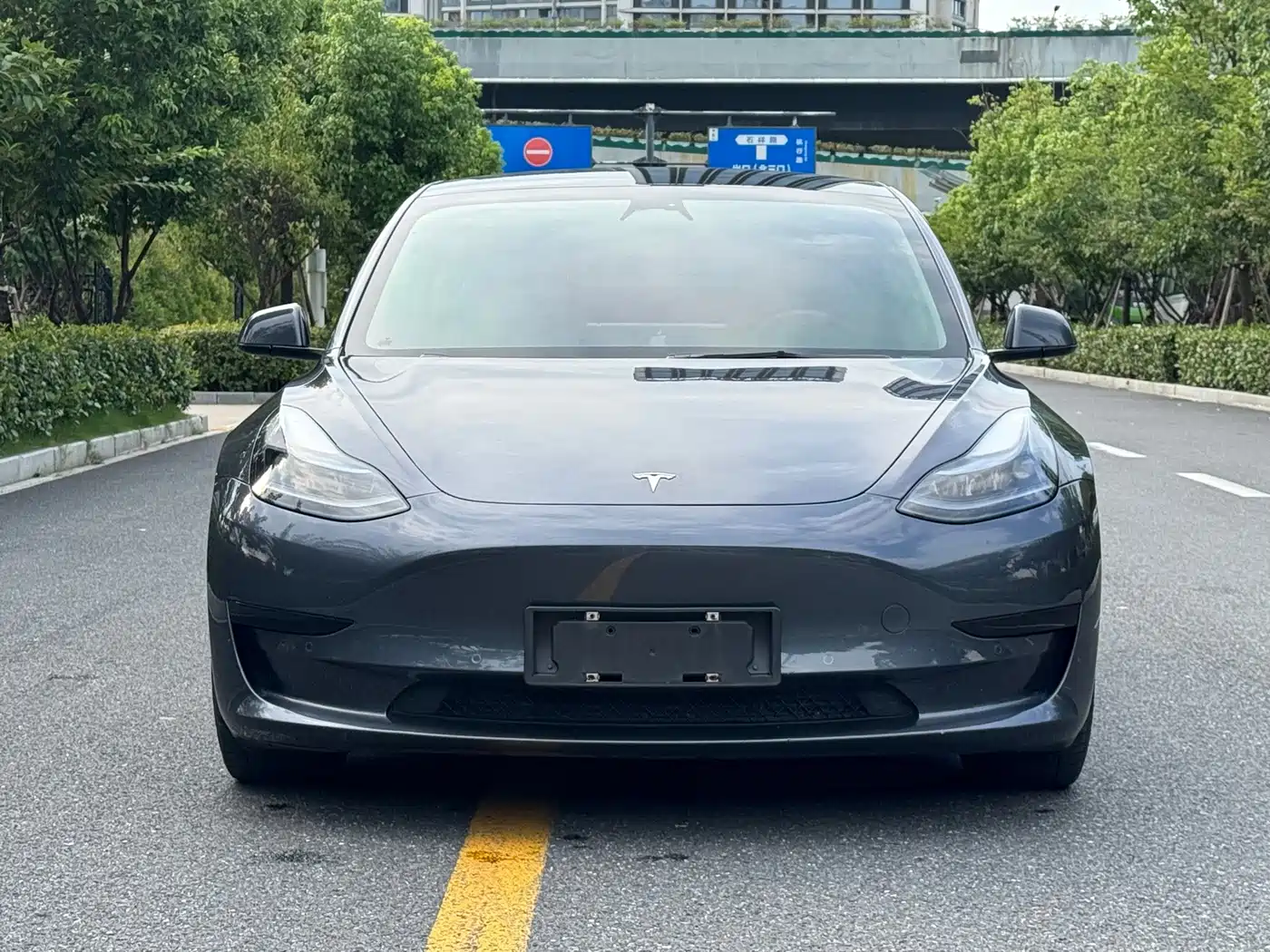 Фото 2 - Tesla Model 3