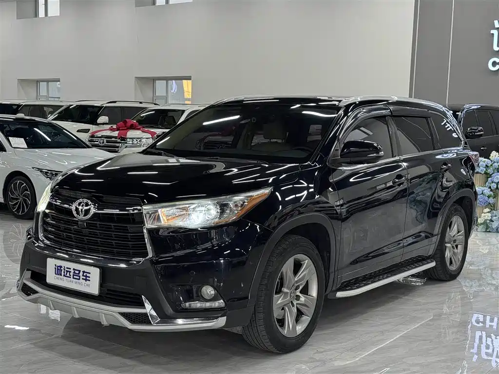 TOYOTA HIGHLANDER