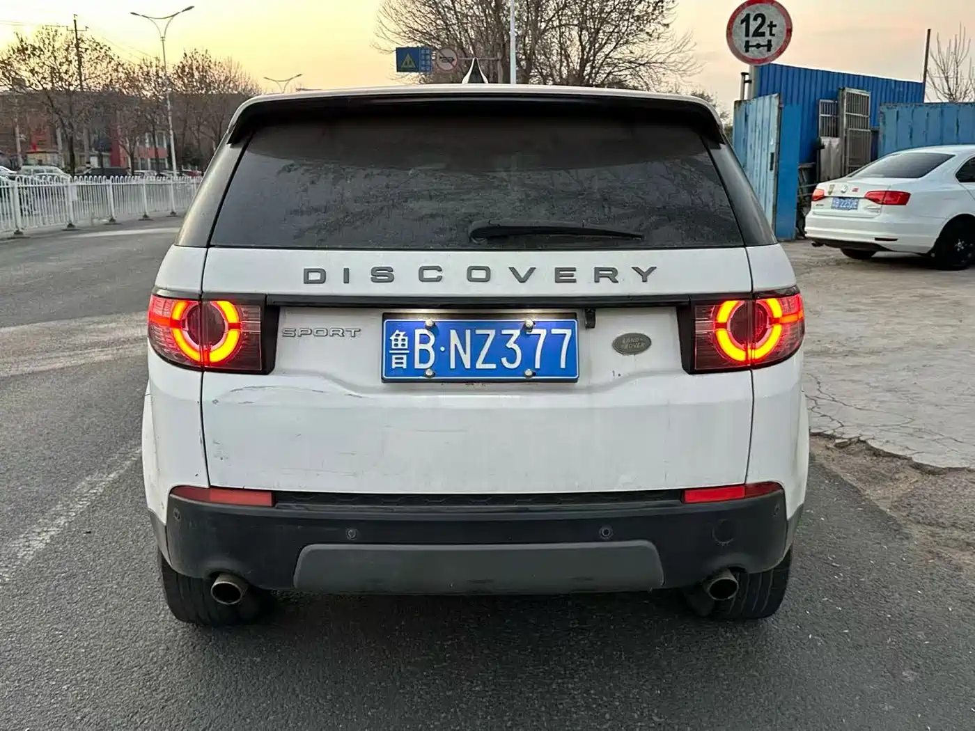 Land Rover Discovery Sport 2018 240PS SE Edition фото 8