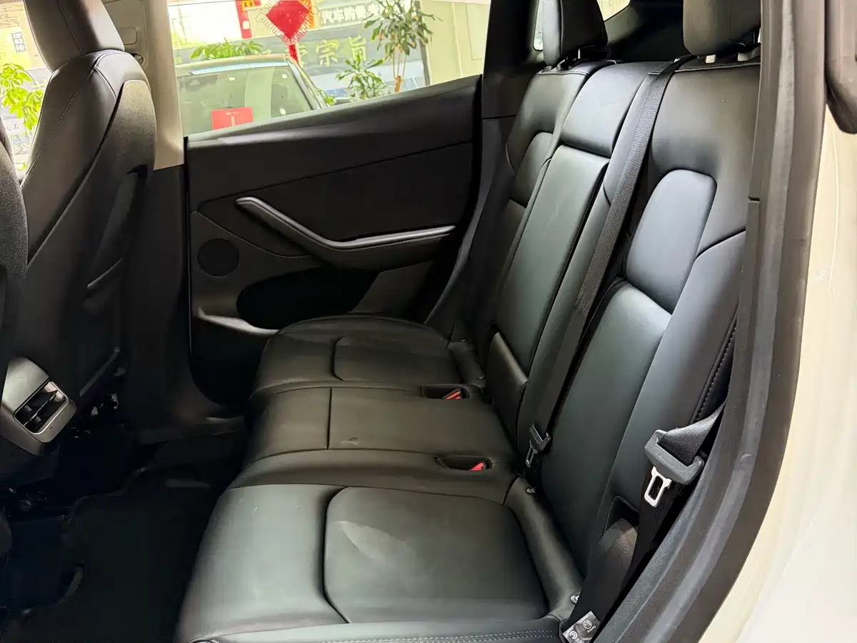Фото 6 - Tesla Model Y