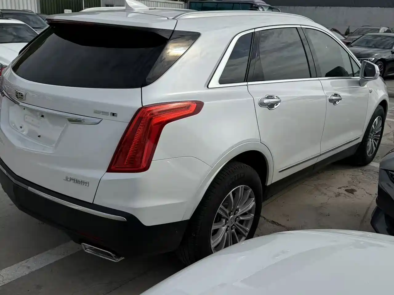 Cadillac XT5 2017 2016 28T AWD Technology Model