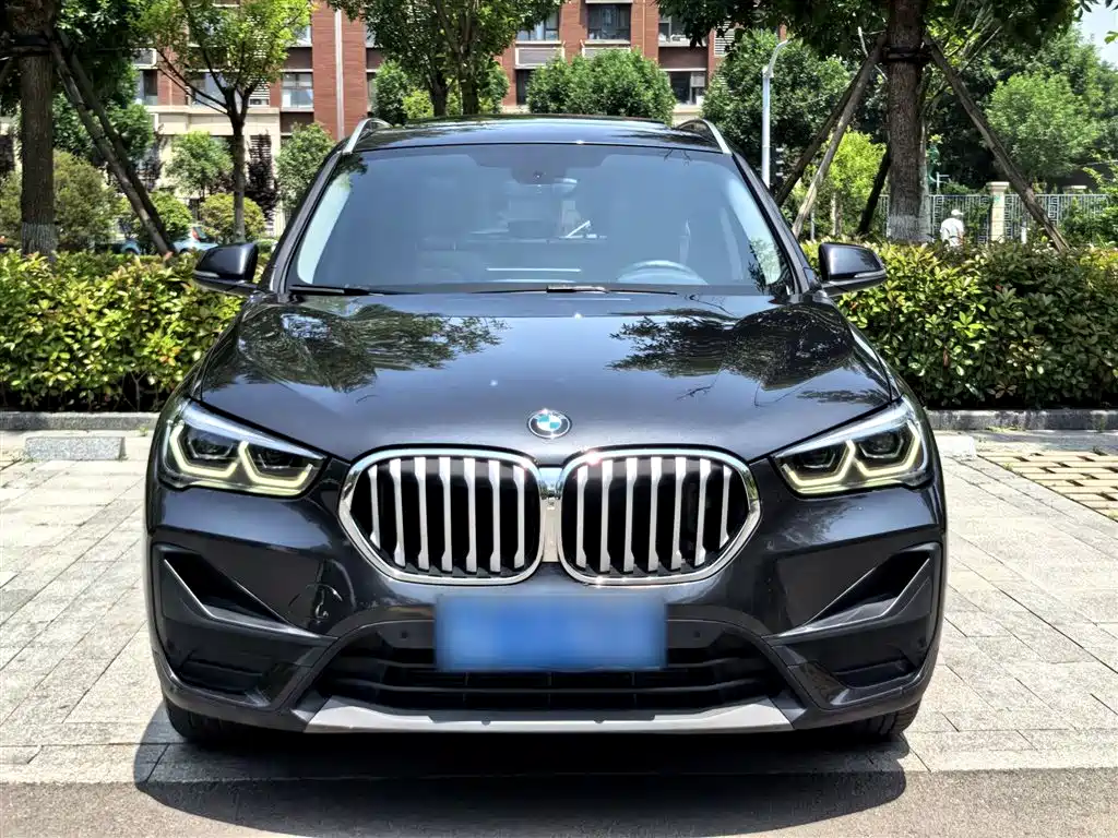 BMW X1 2022 sDrive25Li Leading фото 19