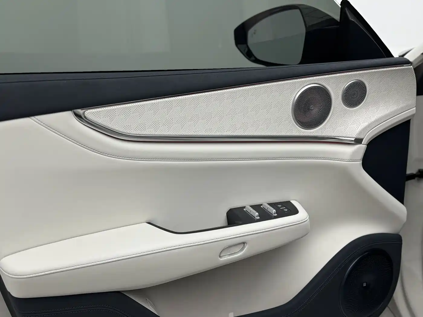 ZEEKR EXTREME KRYPTON 001