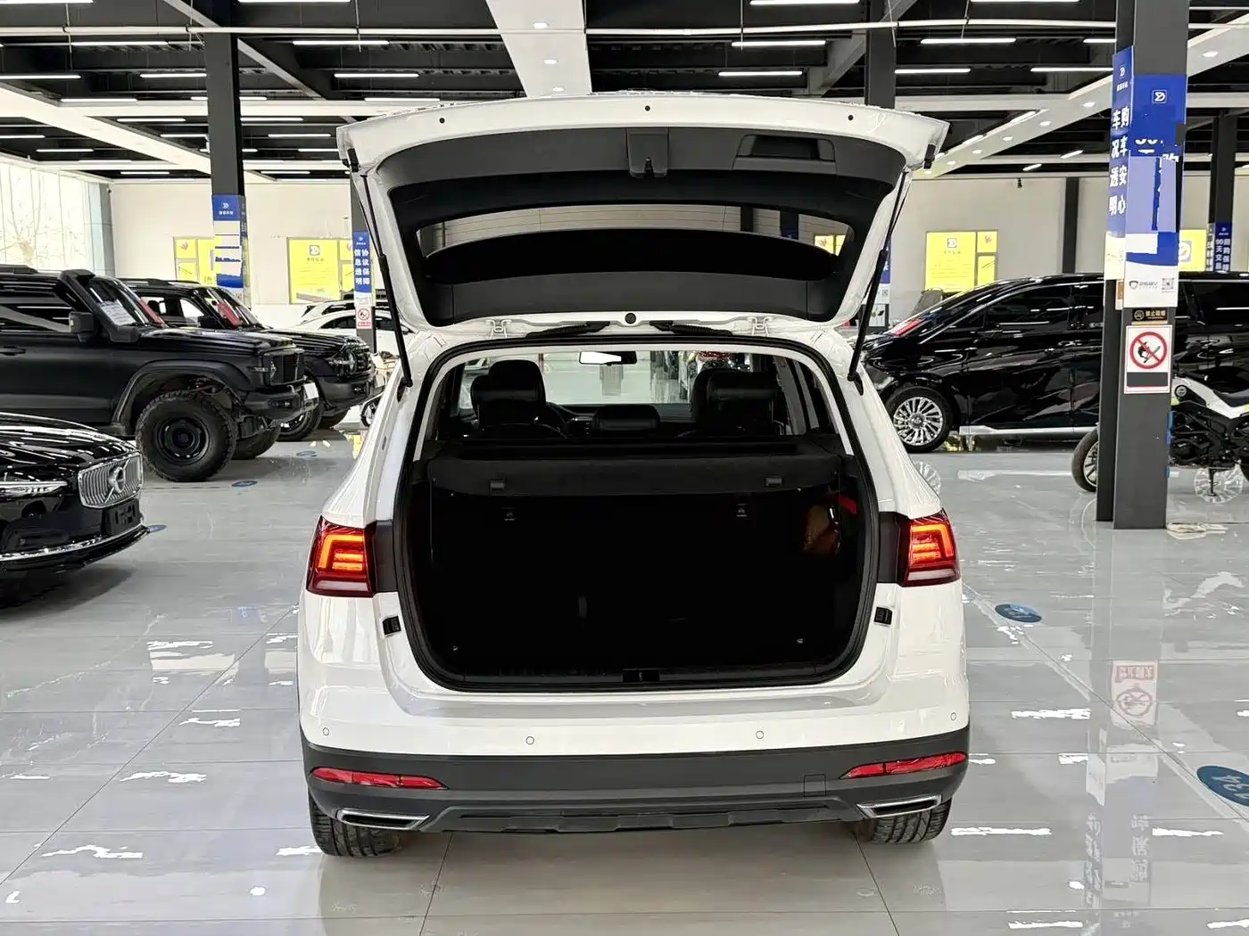 Volkswagen Tharu 2022 280TSI FWD Luxury Edition фото 12