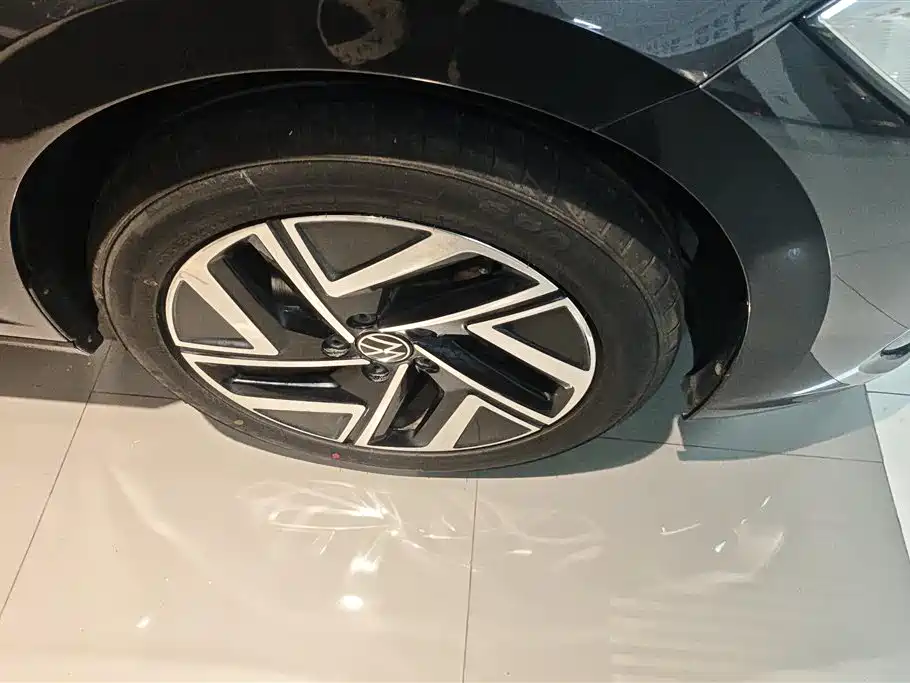 Volkswagen Sagitar 2023 Model Year 200TSI DSG Surpass Edition фото 6