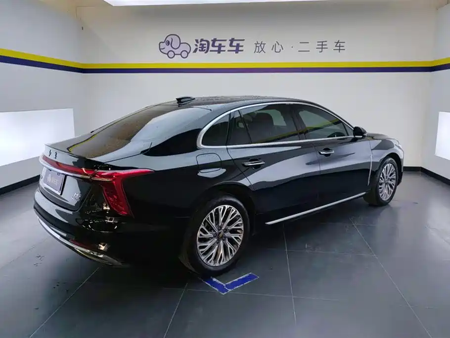 Hongqi H5 2023 2.0T Auto Smart Connect Flag Comfort фото 3