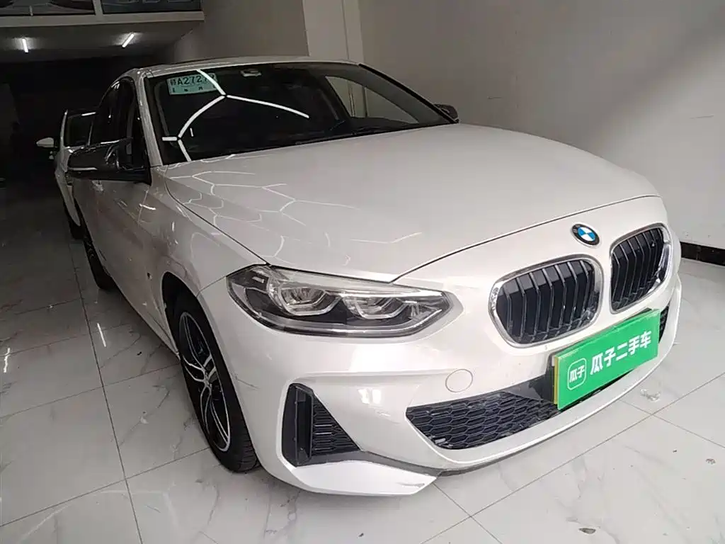 BMW 1 Series 2019 118i M Sport Package фото 4
