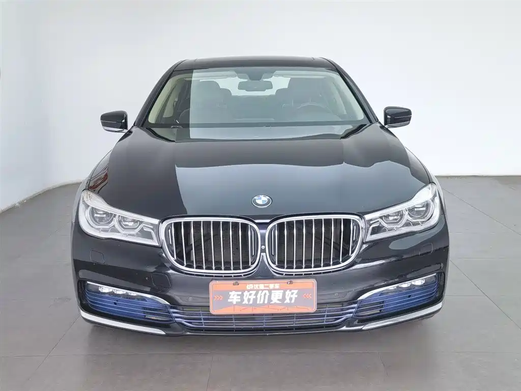 BMW 7 Series 2017 730Li Luxury Edition фото 3