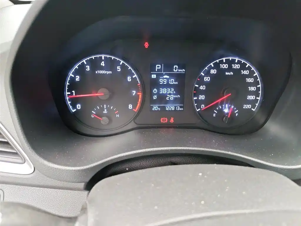 Hyundai Verna 2016 1.4L Automatic Cool Edition GLS фото 8
