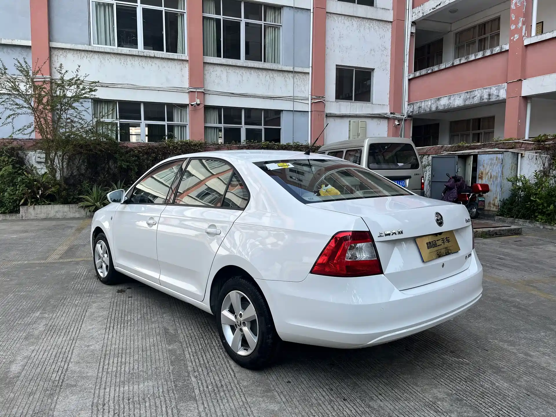 Photo 4 - Škoda Rapid