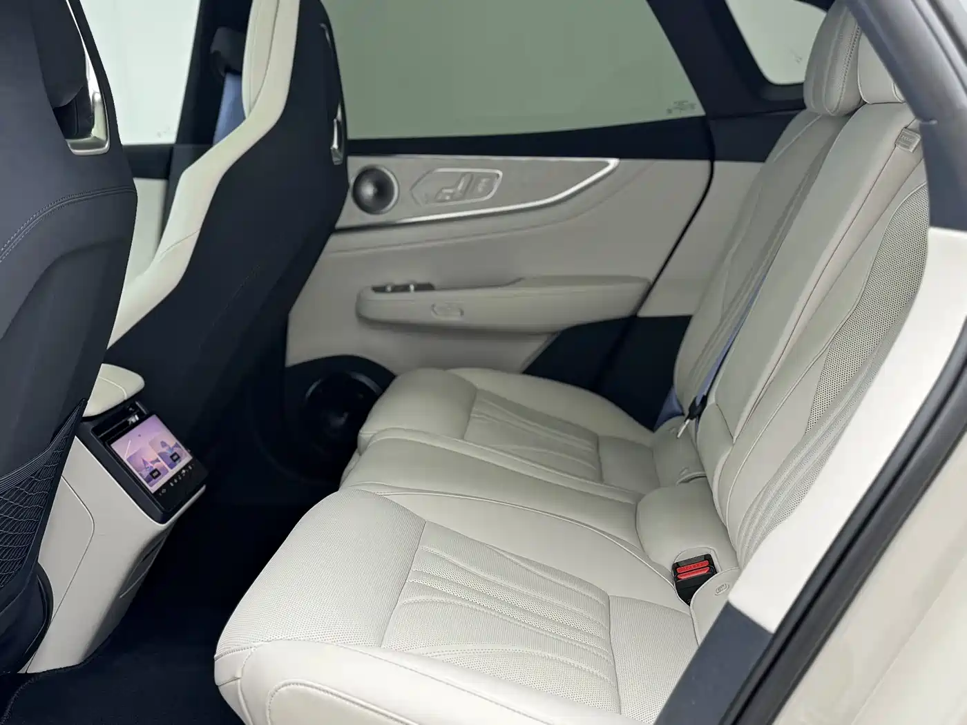 ZEEKR EXTREME KRYPTON 001