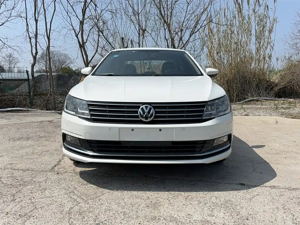 Volkswagen Lavida 2017 1.6L Automatic Comfort Edition фото 3