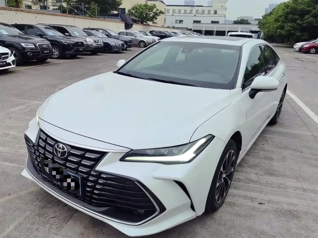 Toyota Avalon 2023 2.0L Luxury Edition фото 3