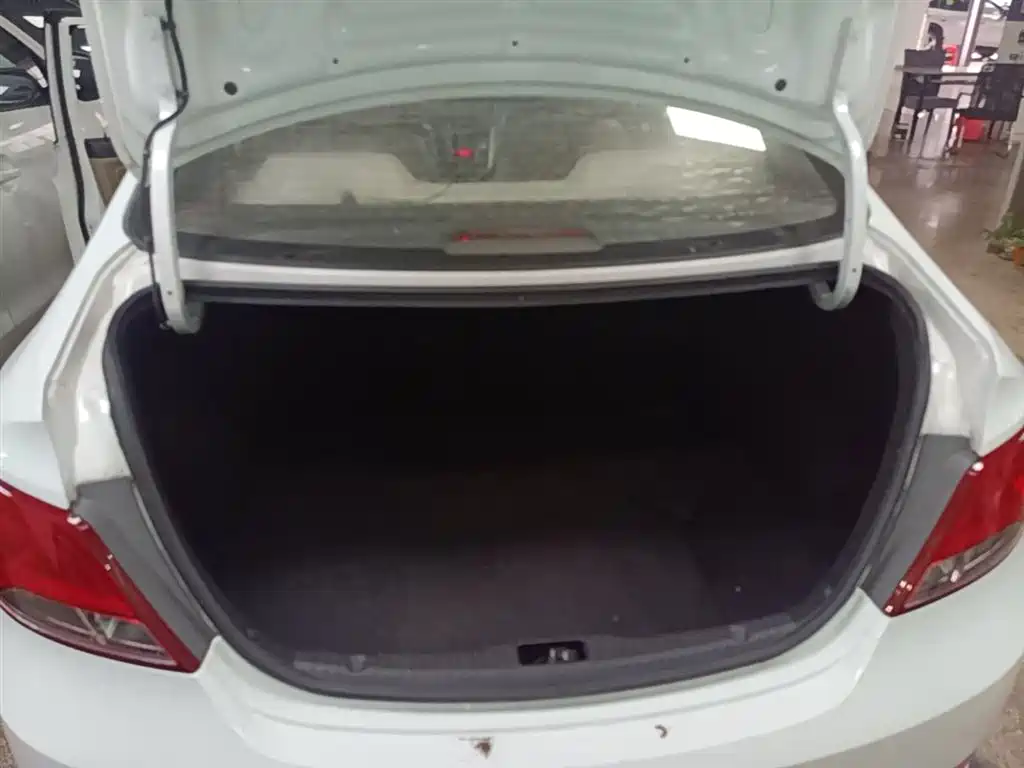 Hyundai Verna 2016 1.4L Automatic Smart GLS фото 19