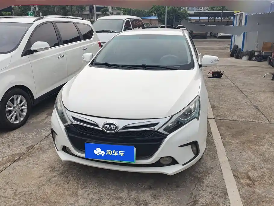BYD Qin New Energy 2015 1.5T Double Champion Flagship Plus фото 2