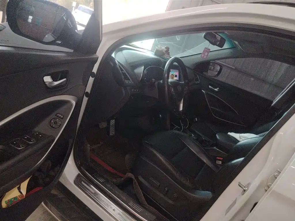 Hyundai Santa Fe 2013 Model 2.4L Automatic 2WD Smart фото 17