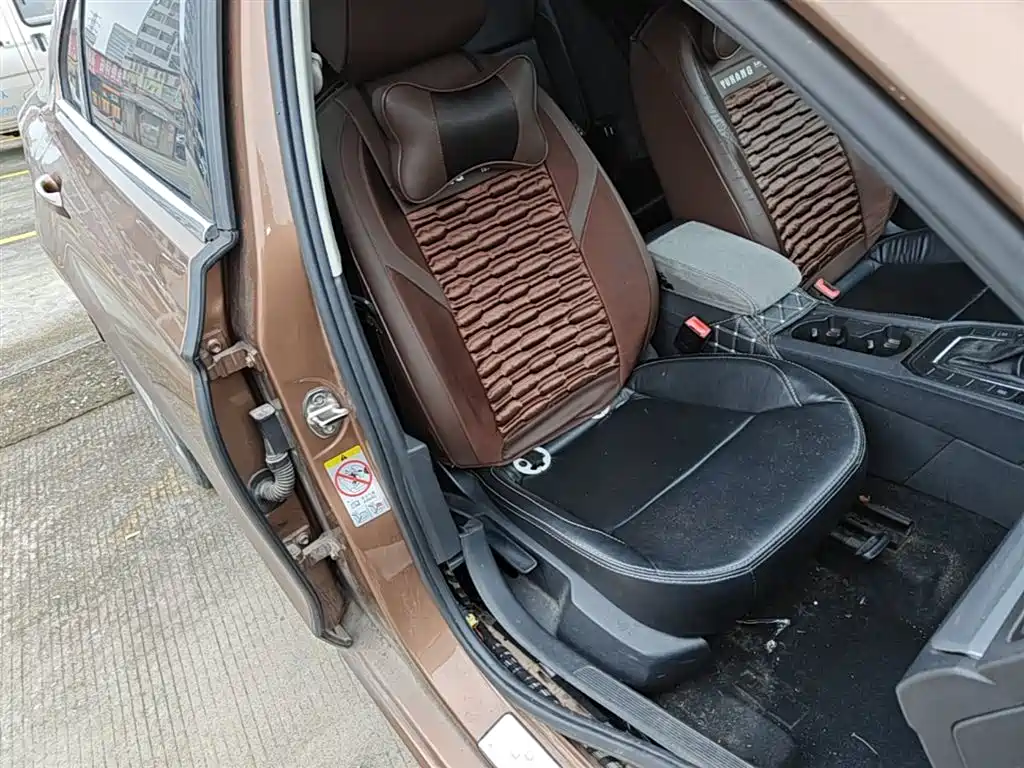 Volkswagen Lamando 2015 230TSI DSG Style фото 24