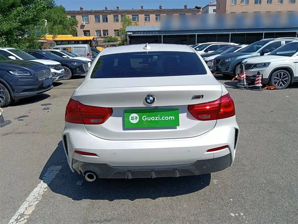 BMW 1 Series 2019 118i M Sport Package фото 3