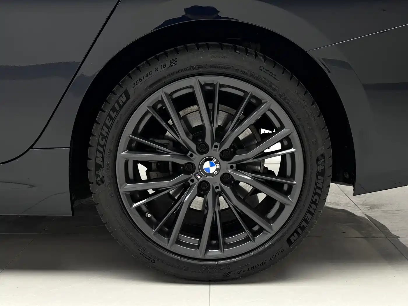 BMW 3 Series 2023 325Li M Sport Black Night Package фото 20