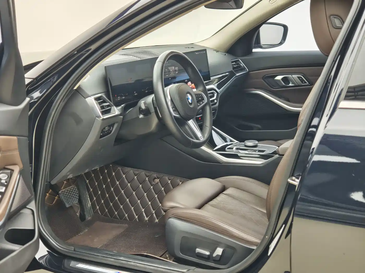 BMW 3 Series 2023 320Li M Sport Package фото 4
