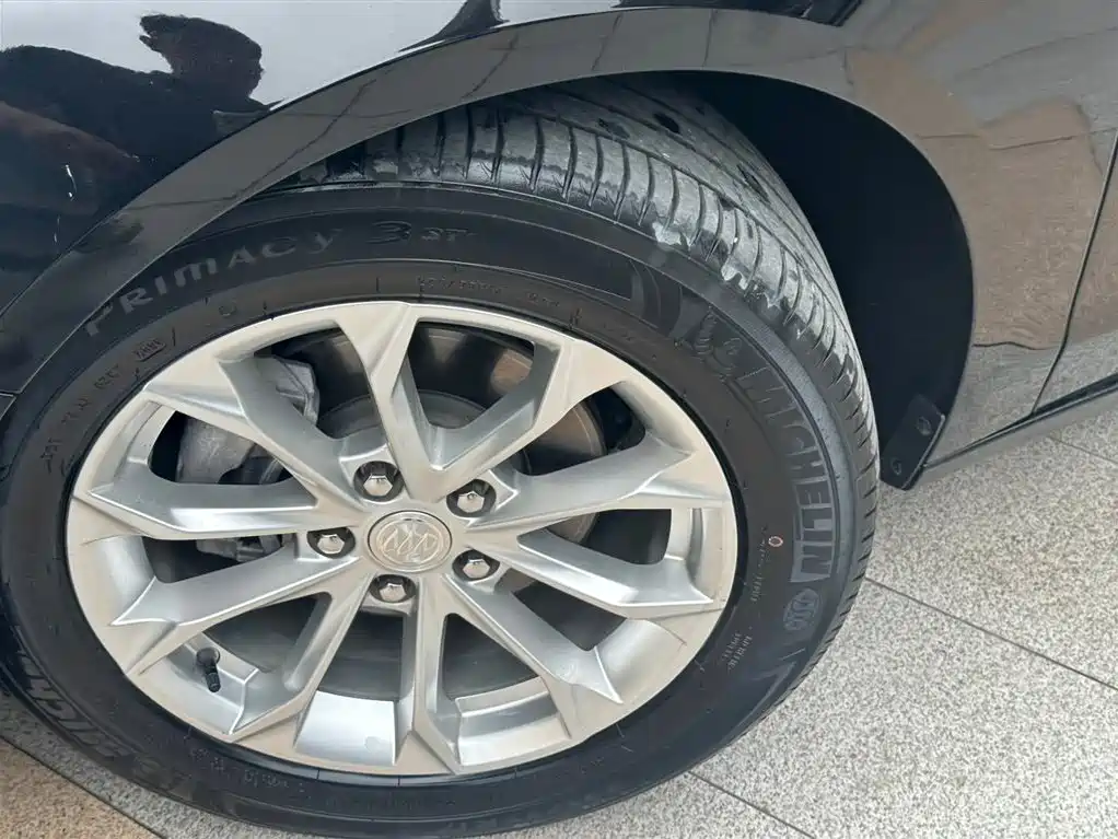 BUICK LACROSSE