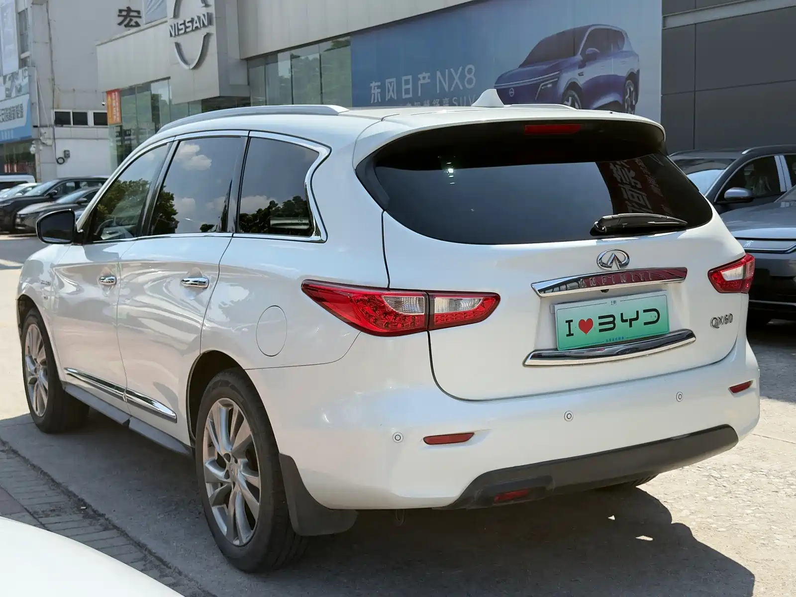 Photo 10 - Infiniti QX60 (Import)