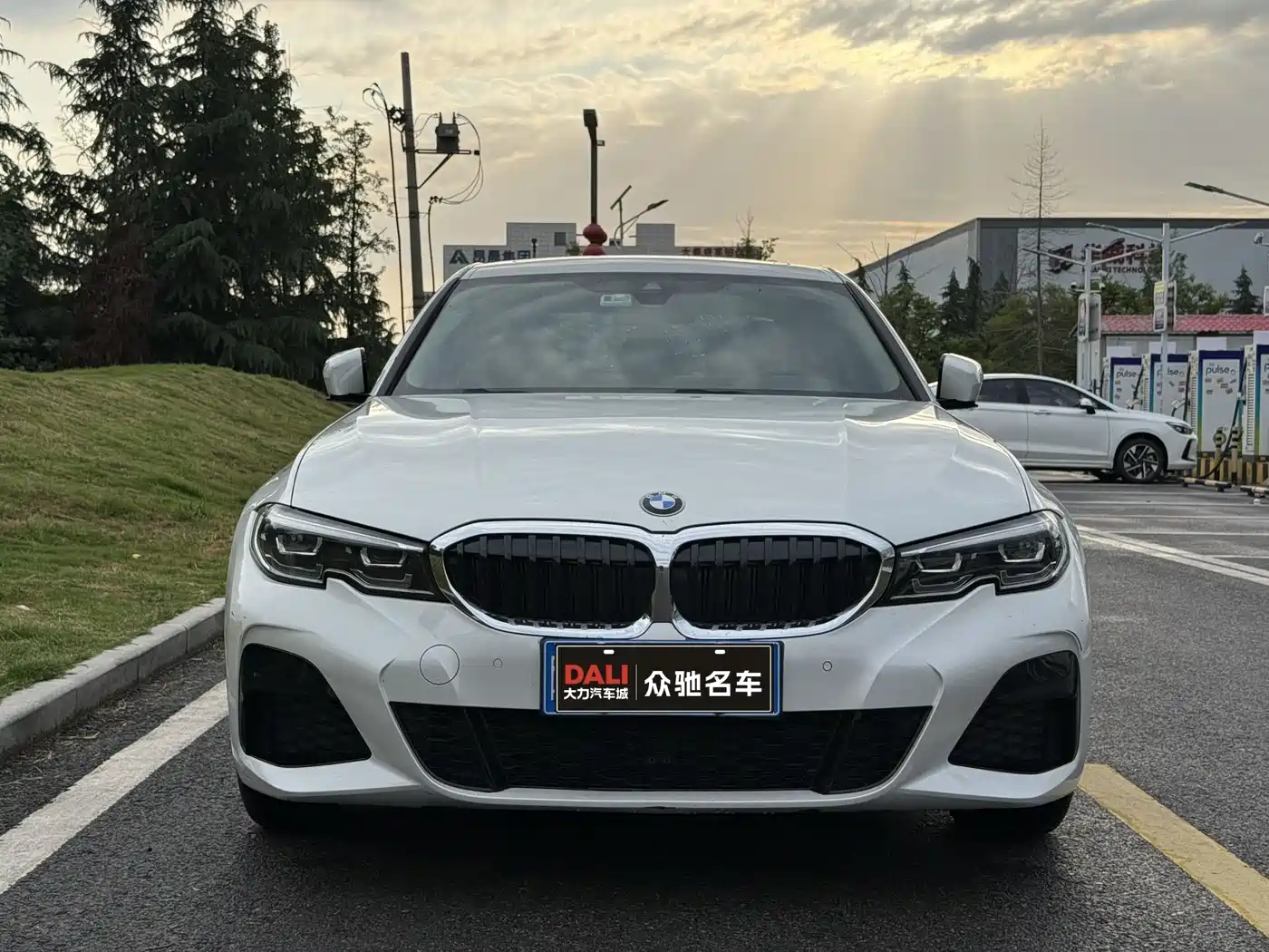 BMW 3 Series 2022 325Li M Sport Package фото 2