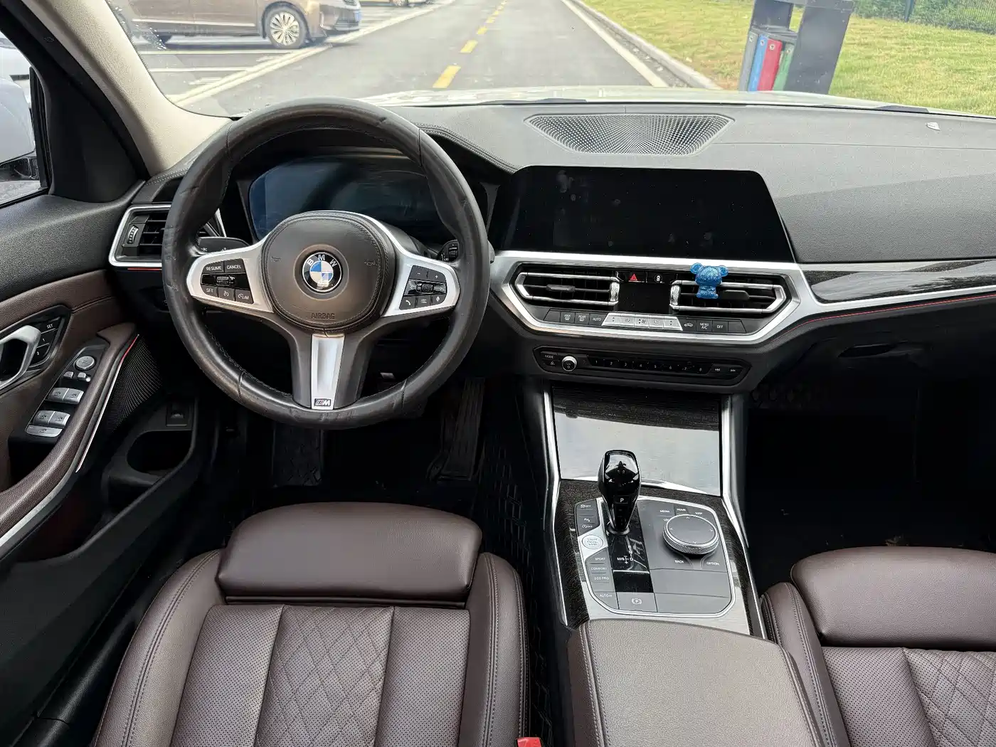 BMW 3 Series 2022 325Li M Sport Package фото 4