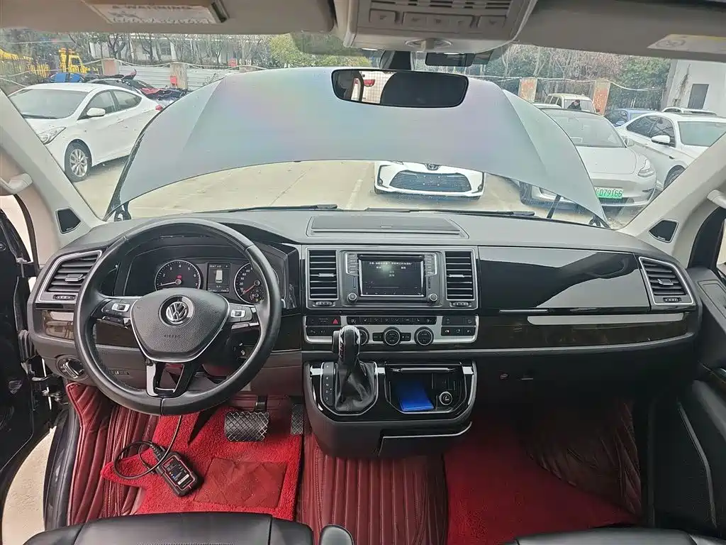 Volkswagen Multivan 2019 2.0TSI 4WD Premium 7-seater фото 6